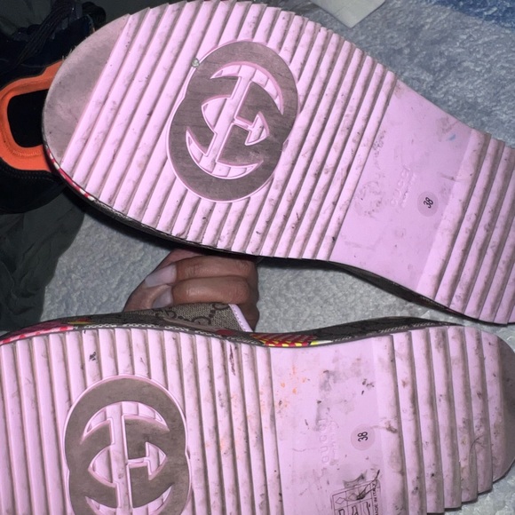 Gucci slides - Picture 3 of 3